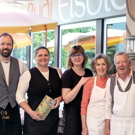 Cafe Rudi Living Panzió Parcines Kültér fotó